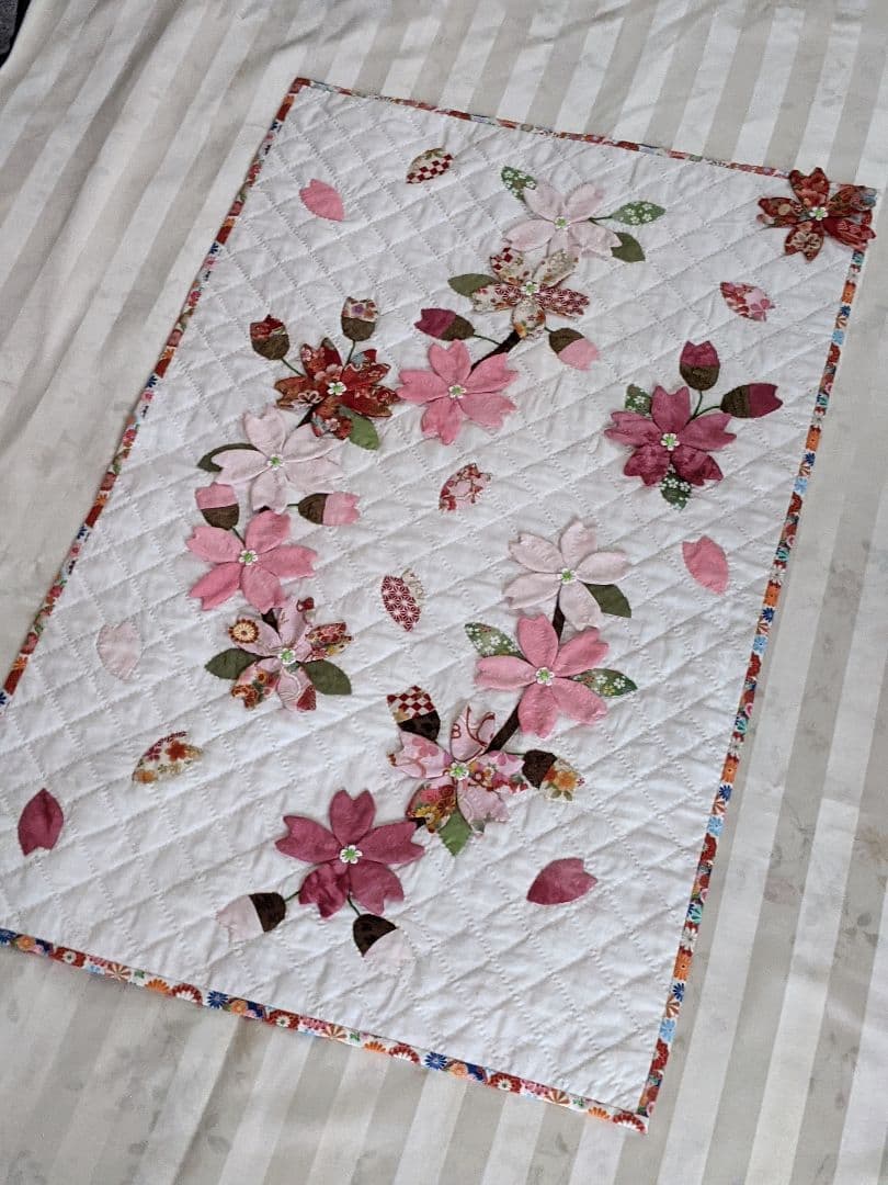 しだれ桜　パッチワークキルト　タペストリー