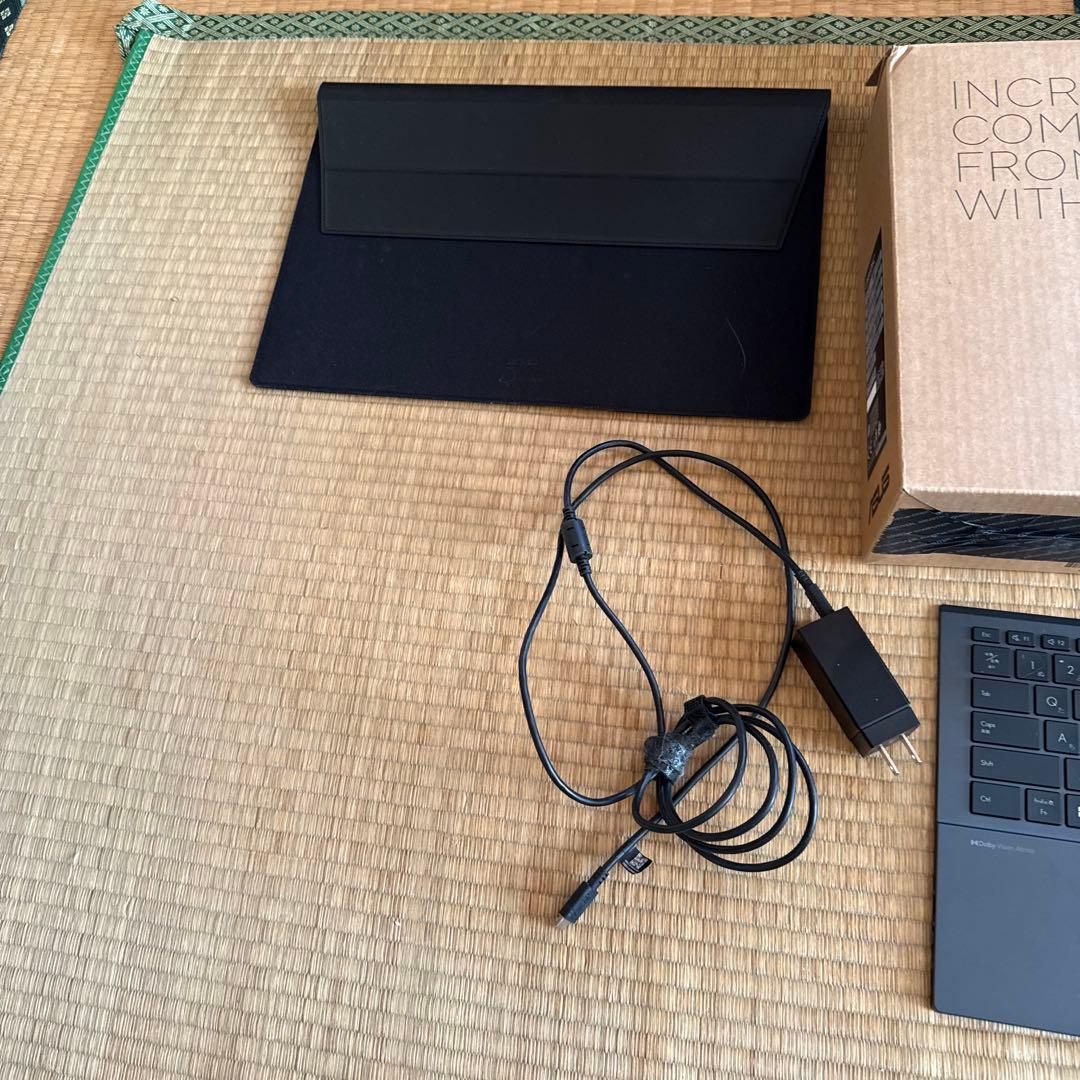 本日大幅値引き開催　極美品ASUS Zenbook DUO UX8406CA