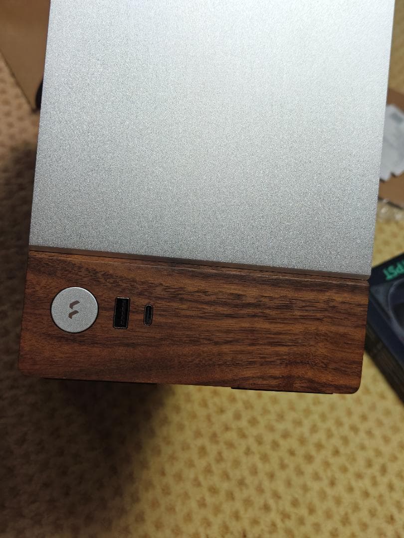 PCケース(自作PC用) Fractal Design Terra Silver