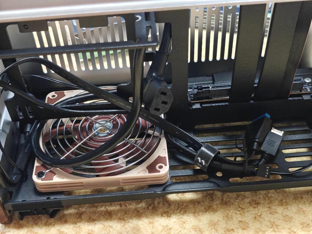 PCケース(自作PC用) Fractal Design Terra Silver