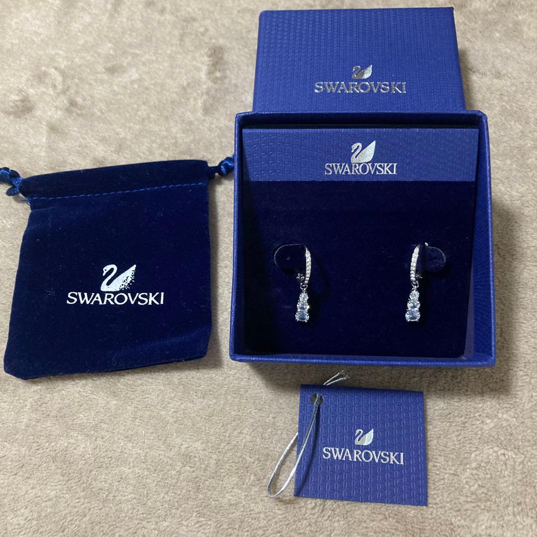 Swarovski ダイヤモンド型クリスタルピアス