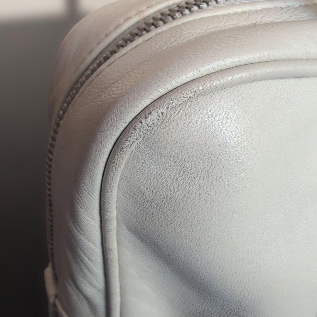 PRADA 　ハンドバッグ レザー　ダイヤル錠付き