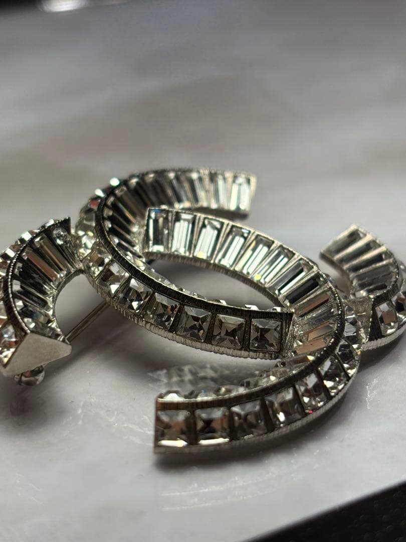 【美品】CHANEL ダブルCロゴ ブローチ シルバー