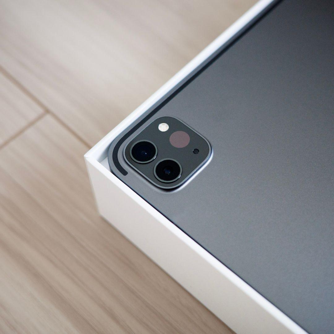 iPad Pro 11 256GB + Combo Touchキーボード