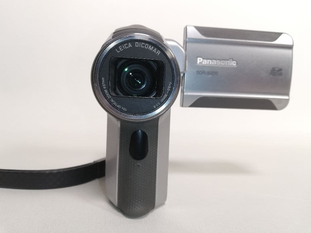 Panasonic SDR-S200 ビデオカメラ