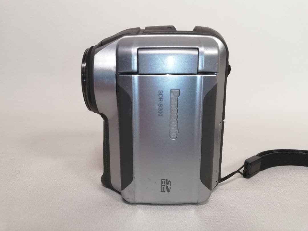 Panasonic SDR-S200 ビデオカメラ