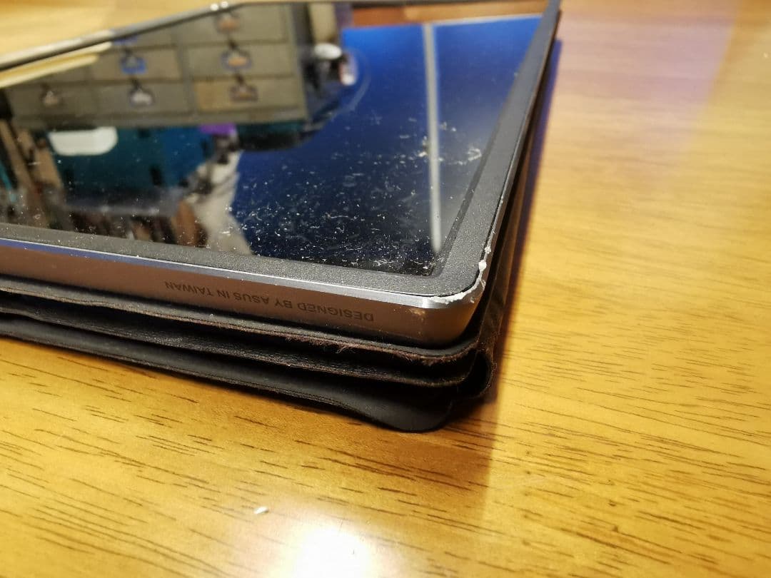 ASUS モバイルディスプレイ MB16AC カバー付き