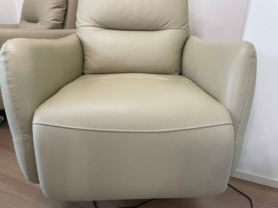 美品　ニトリ 電動リクライニングパーソナルチェア(2モーター LE01 BE)