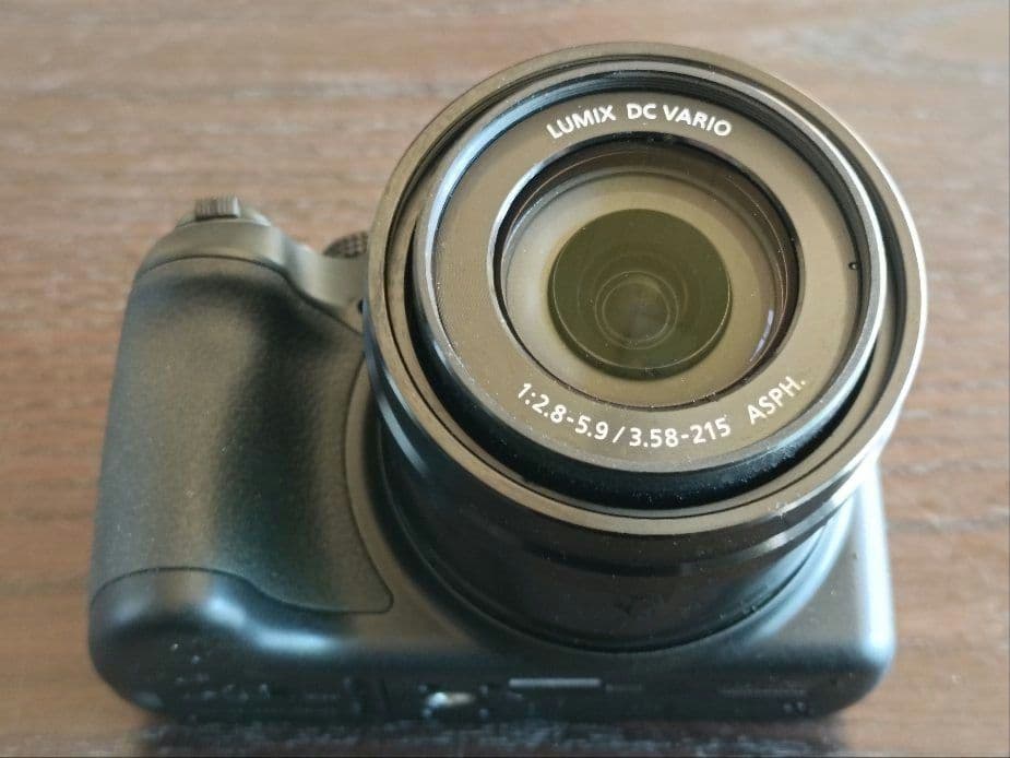 ✨オプション品5点付✨　60倍光学ズーム、タッチ液晶4K動画　 DC-FZ85D