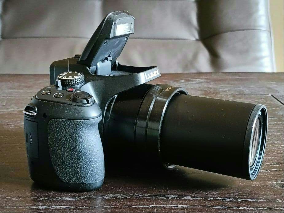 ✨オプション品5点付✨　60倍光学ズーム、タッチ液晶4K動画　 DC-FZ85D