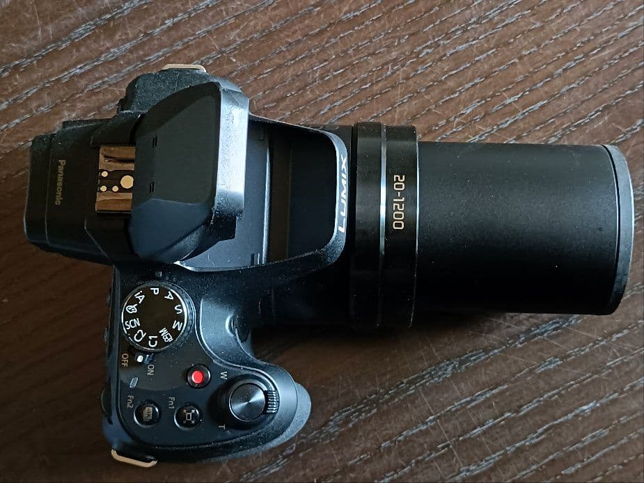 ✨オプション品5点付✨　60倍光学ズーム、タッチ液晶4K動画　 DC-FZ85D