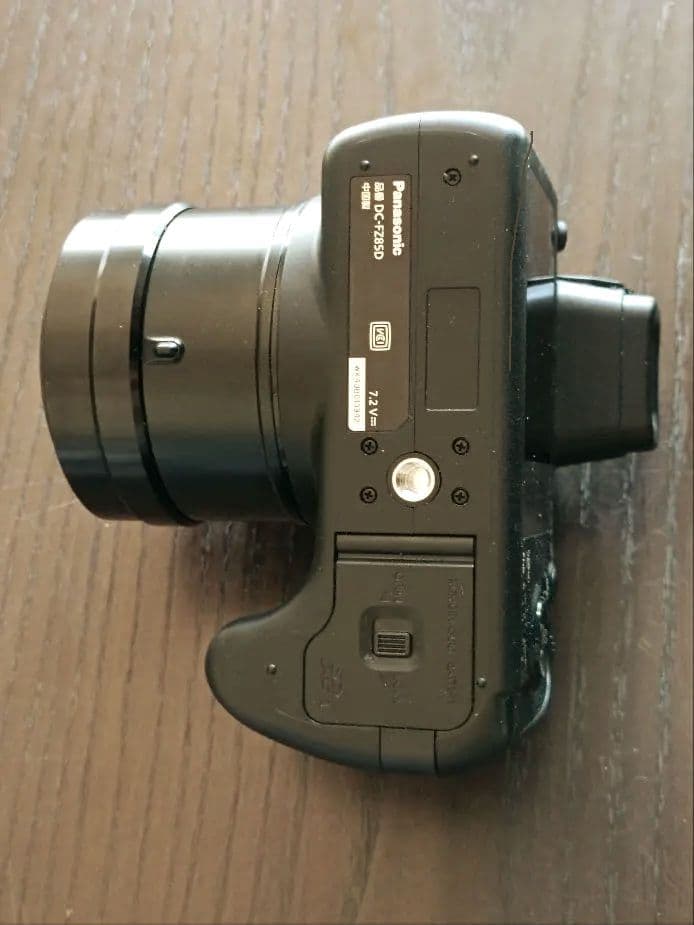 ✨オプション品5点付✨　60倍光学ズーム、タッチ液晶4K動画　 DC-FZ85D