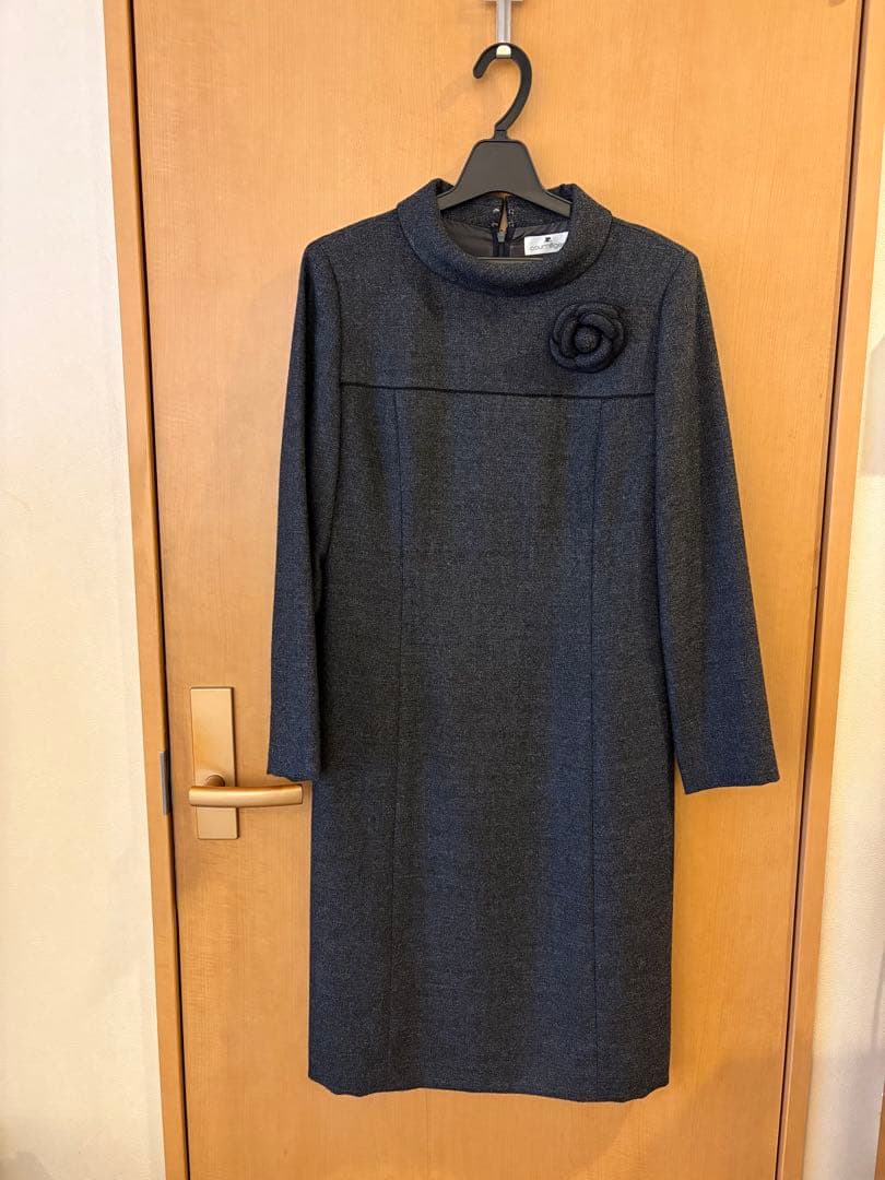 courrèges ダークグレー ひざ丈ワンピース
