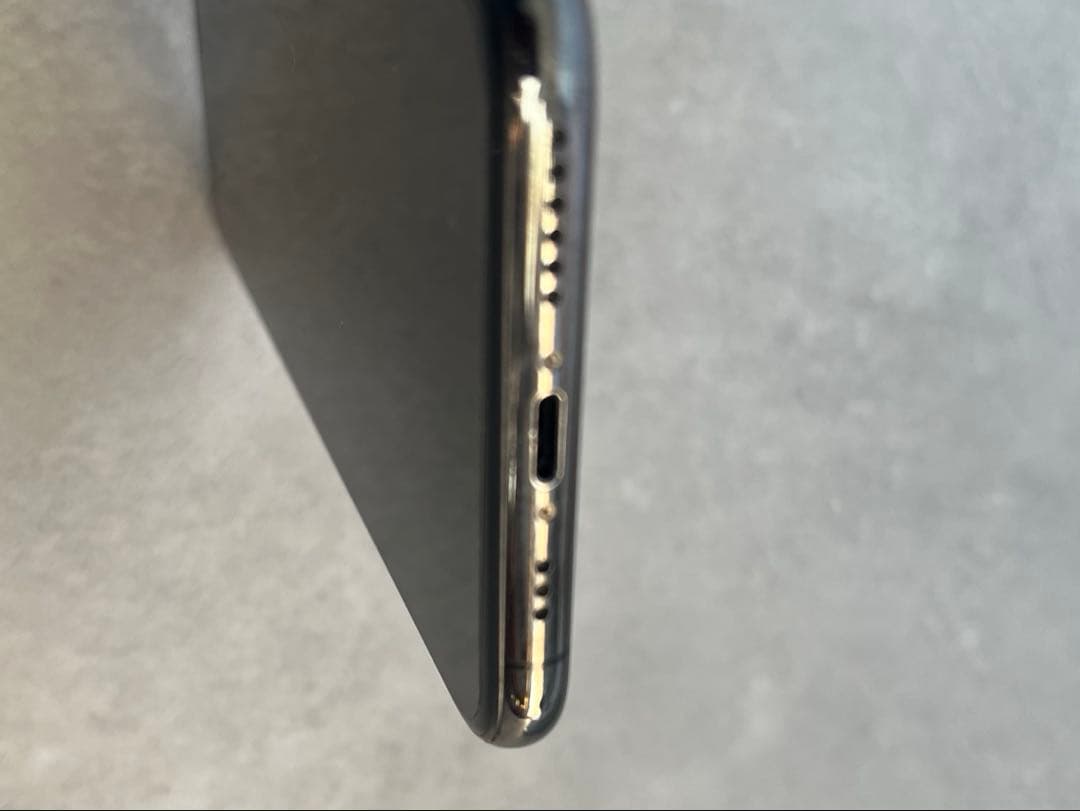 iPhone xsスペースグレイ　本体