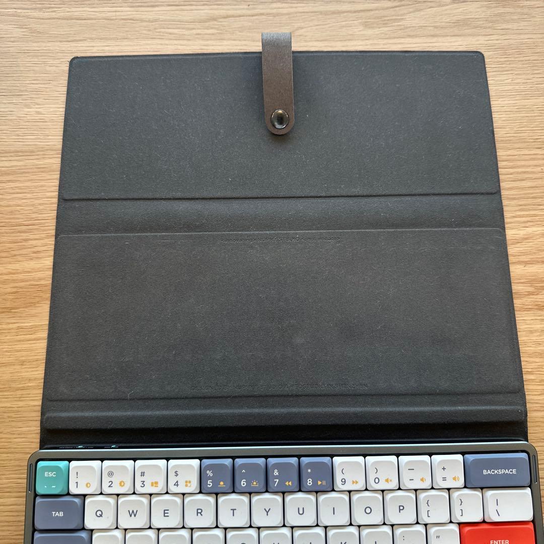 ニューファイ　nuphy キーボード　赤軸