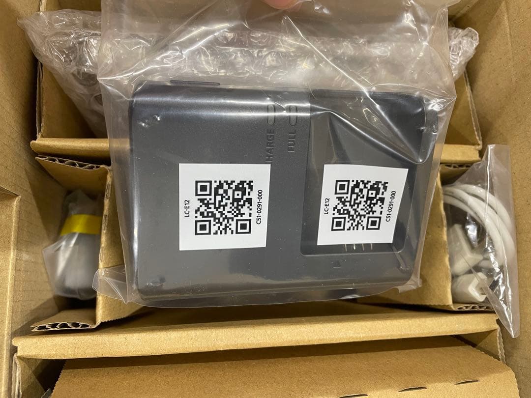 新品未使用 Canon EOS M10 ダブルレンズキット 外箱破損あり