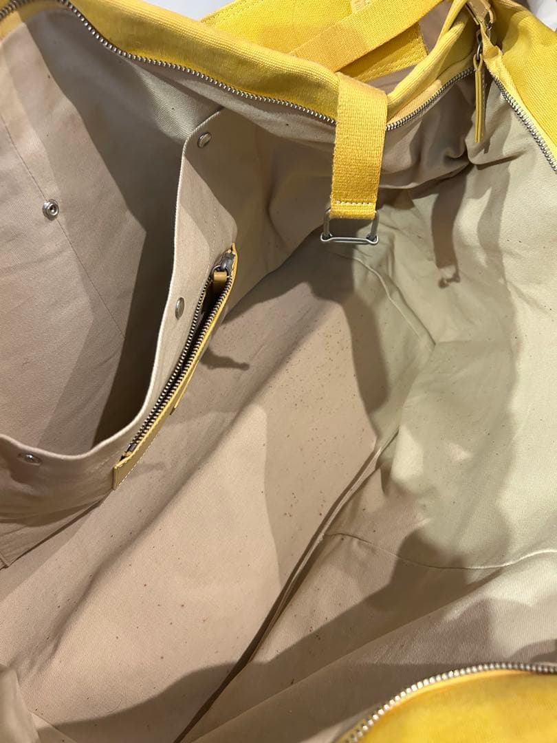 Jacquemus イエロー トラベルバッグ