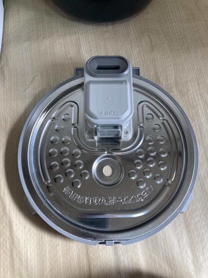 ★★美品★三菱ーIH炊飯器炭炊釜　NJ-VV109-W　形