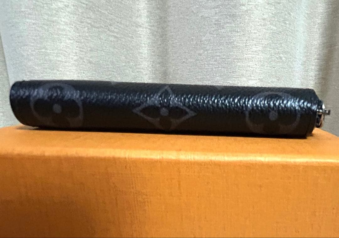 天*吏様 ルイヴィトン モノグラムエクリプス ジッピーパース ヴェルティカ