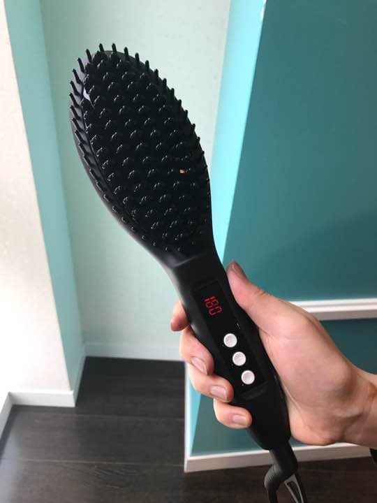くせ毛がサラサラになるストレートブラシ  髪型イメチェン