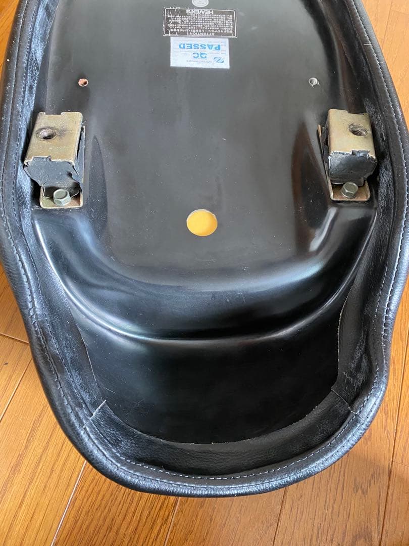 SR400 RH01Jで使用　HEAVEN’S キャニオンシート