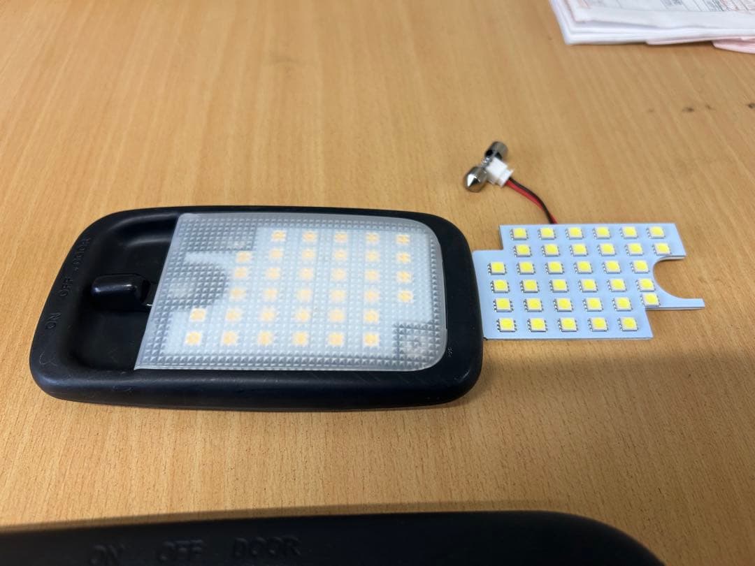 ハイエース　　LEDルームランプ　セット