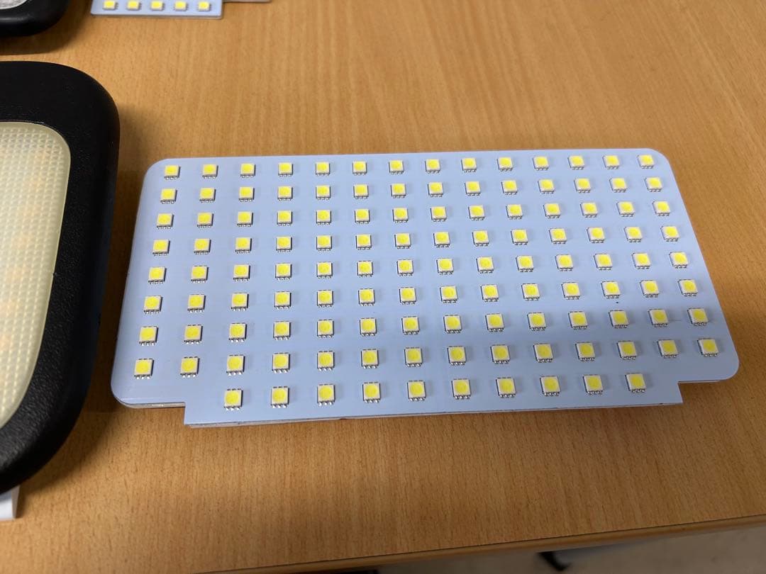 ハイエース　　LEDルームランプ　セット