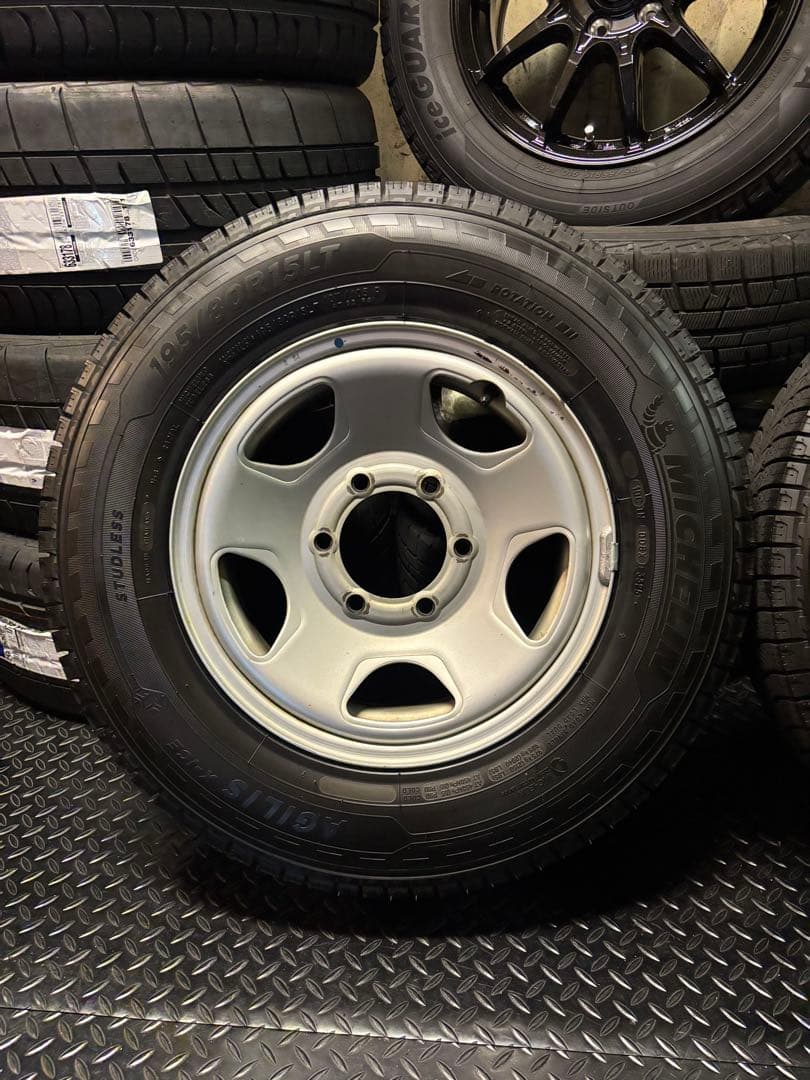 ◇送料込み◇ ハイエース用　195/80R15 中古スタッドレス4本　2025年