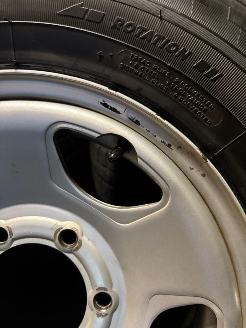 ◇送料込み◇ ハイエース用　195/80R15 中古スタッドレス4本　2025年