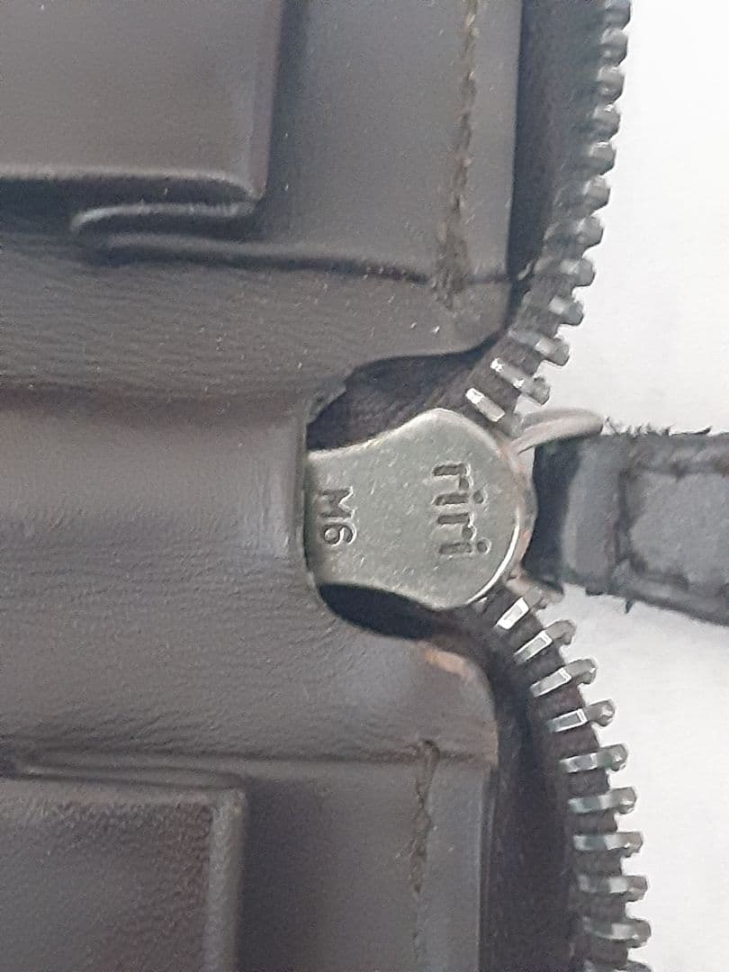 ボッテガヴェネタ　BOTTEGA VENETA　長財布　ラウンドファスナー