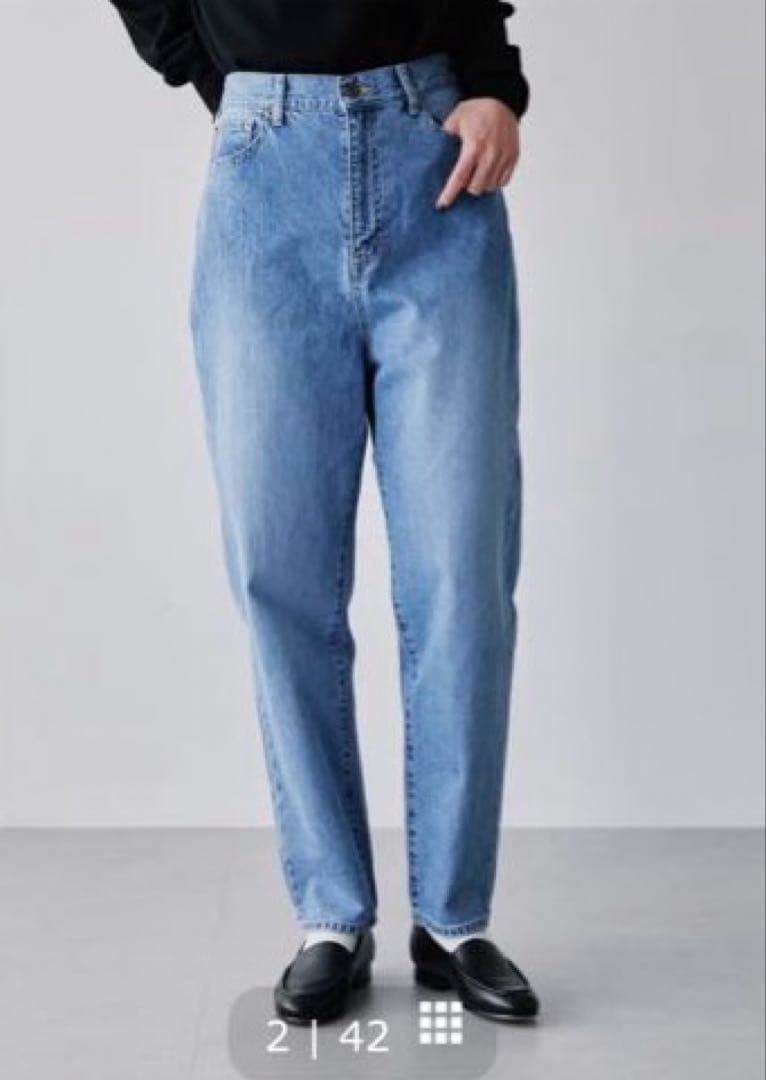 美品　カジュアルすぎない大人顔　新定番のテーパードデニム