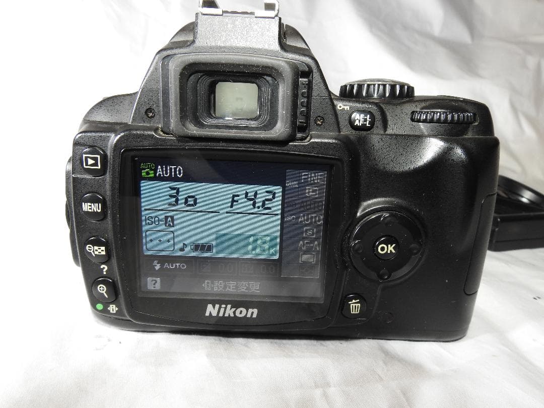 Nikon D40X デジタル一眼レフ (本体とレンズ)