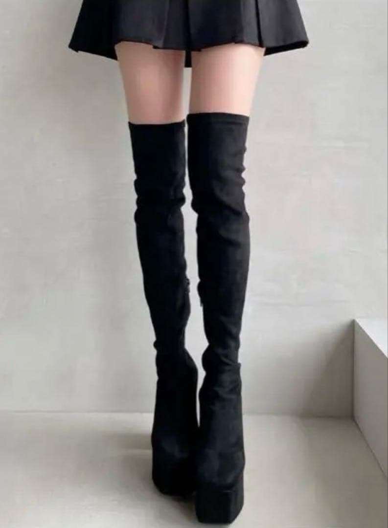 RESEXXYブラック スエード ニーハイブーツ