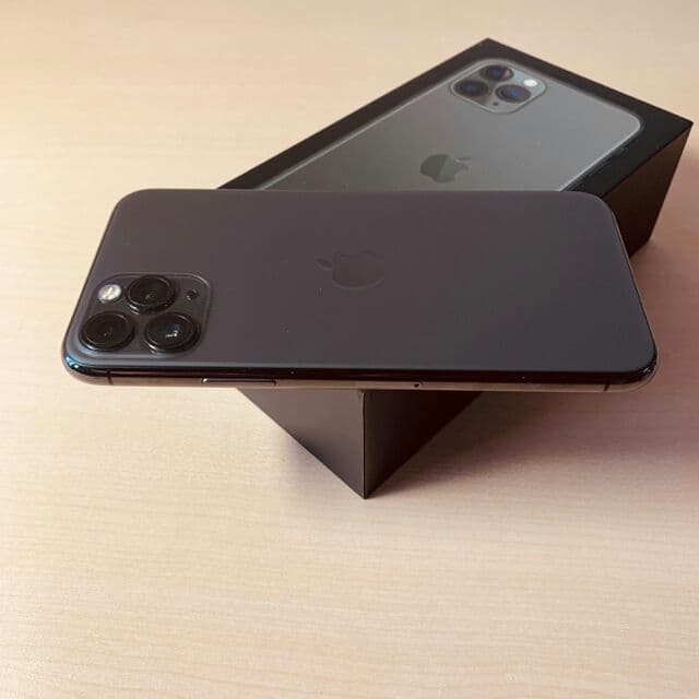 SIMフリー iPhone11 pro 256GB スペースグレイ 99996