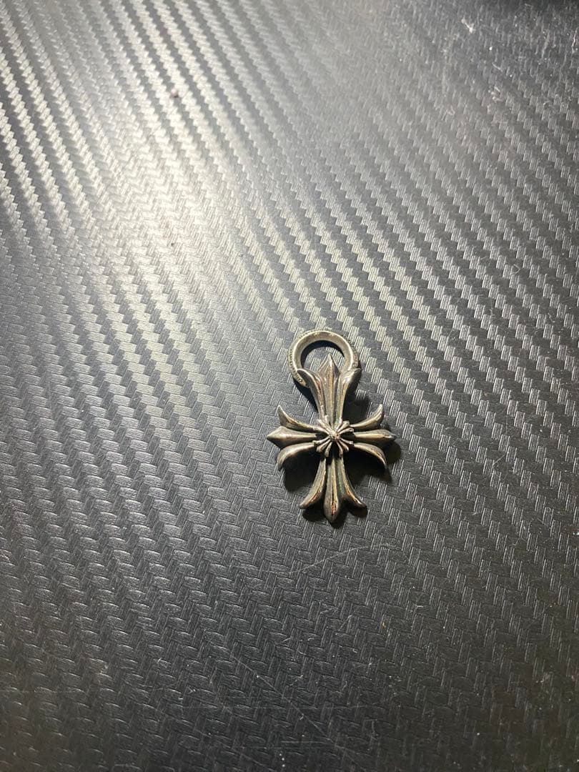 シルバー フラワークロスペンダントクロムハーツ