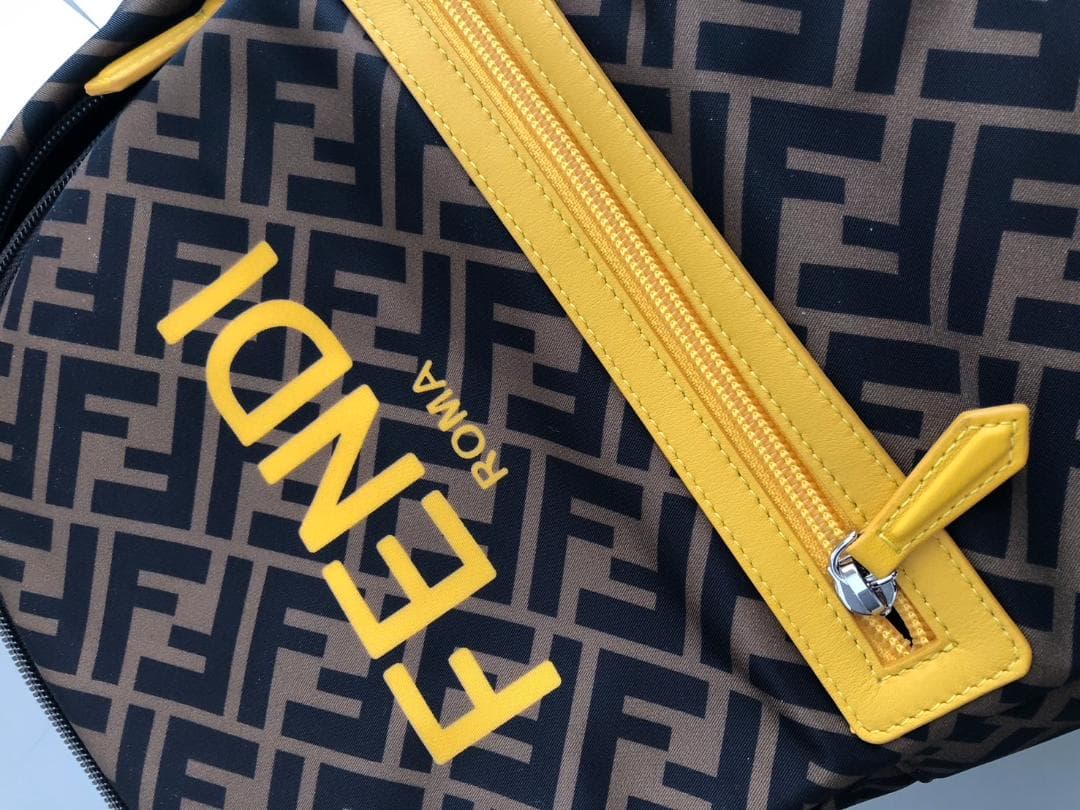 FENDI♡ZZucca柄FFリュックサック♡