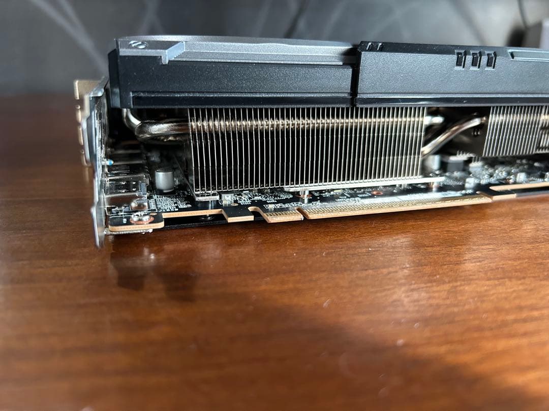 グラフィックボード・グラボ・ビデオカード ASRock RX9070XT STEEL LEGEND 16GB