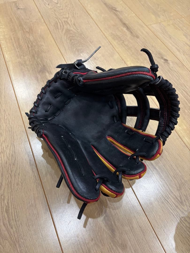 ルイスビルスラッガー一般用グローブ！背面メッシュ！オススメ品！