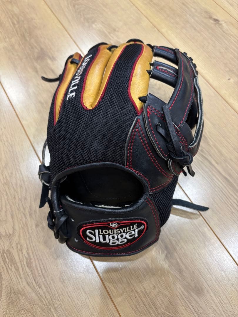 ルイスビルスラッガー一般用グローブ！背面メッシュ！オススメ品！