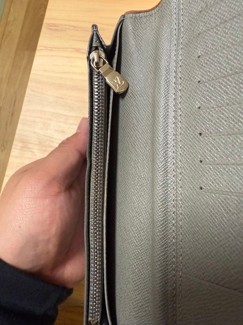 ルイヴィトン　モノグラムチタニウム/ポルトフォイユブラザ/長財布/M63236