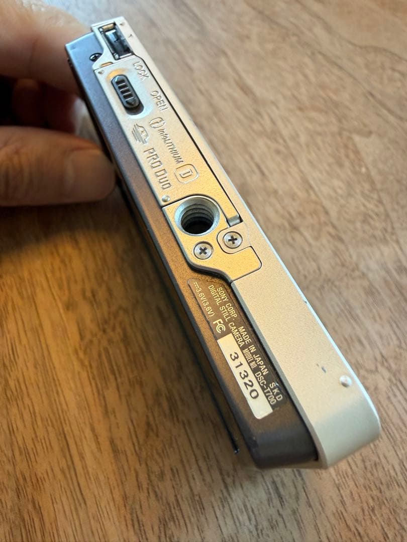 【美品】SONY Cyber-shot DSC-T700 ゴールド 動作確認済