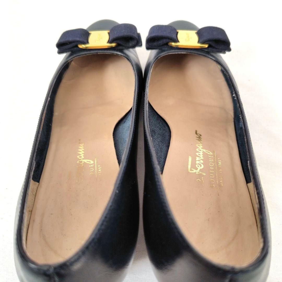 ✨️腕利き職人のリペア済✨️良品【フェラガモ】 ヴァラ パンプス 紺色