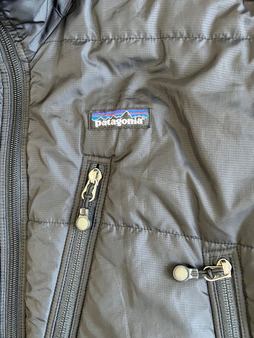 F*1様 patagonia ブラック ナイロンジャケット Sサイズ　日本Ｌ