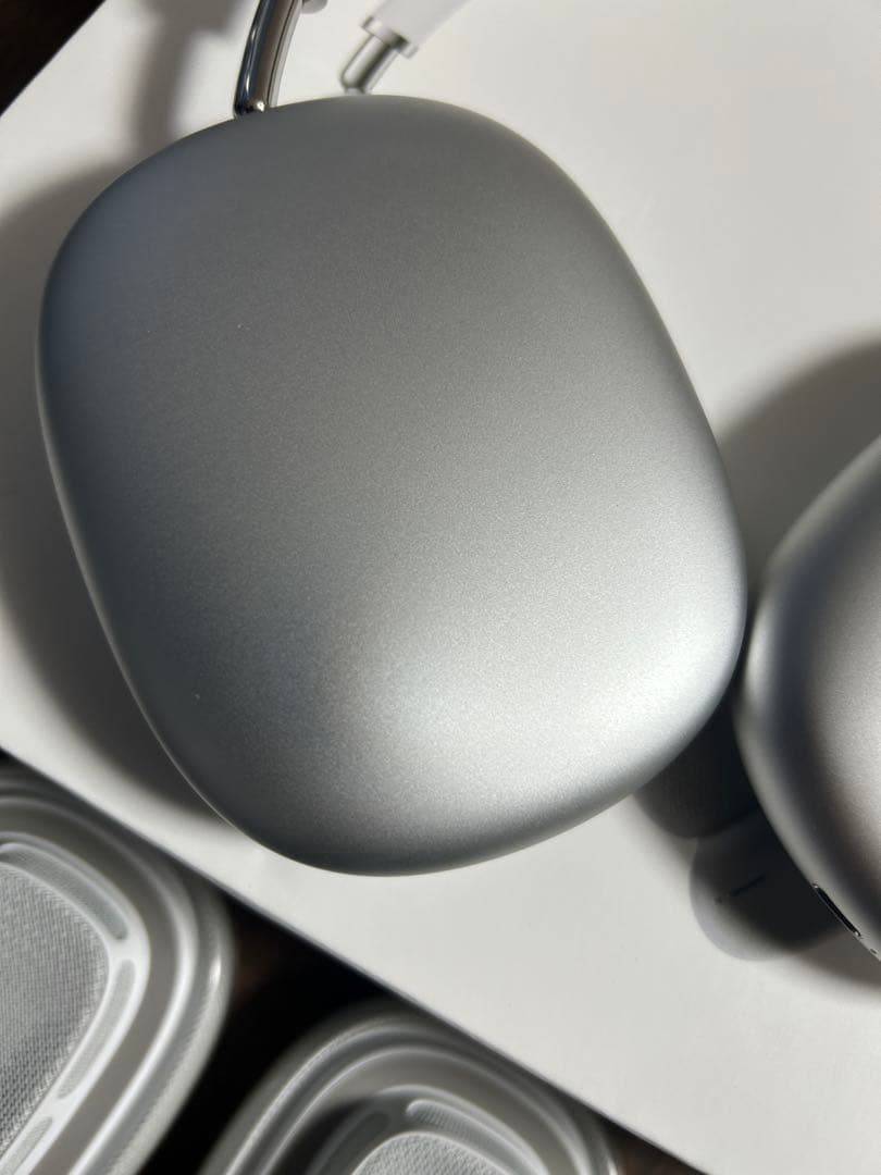 【美品】AirPods Max ヘッドホン　シルバー 正規品　カバー付き