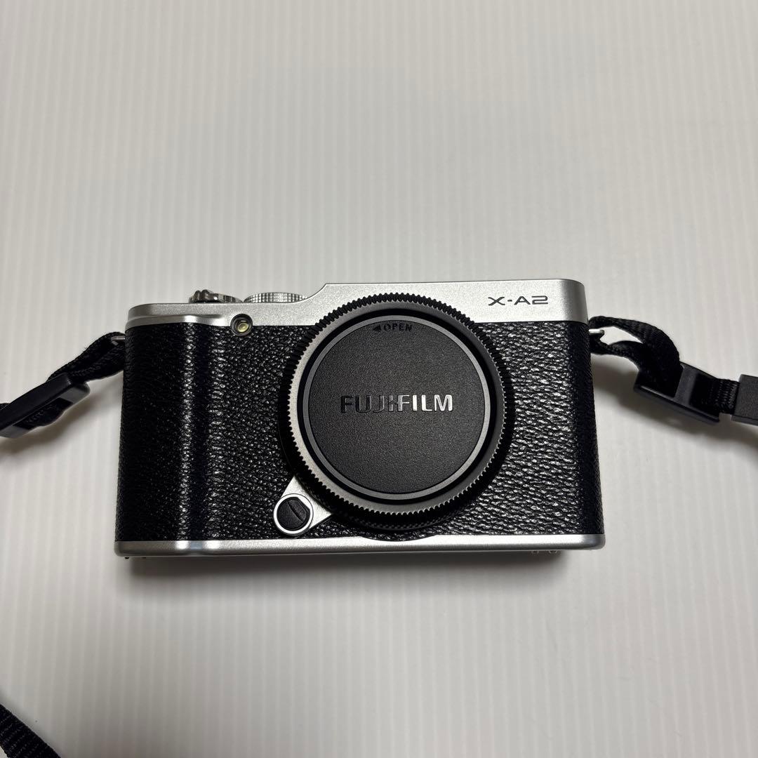 FUJIFILM ミラーレス一眼 X-A2 ダブルズームレンズキット シルバー