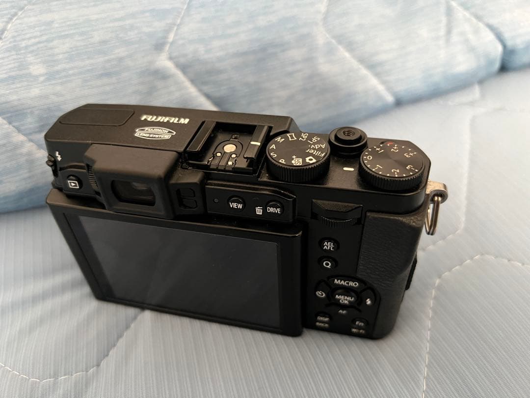 大人気！FUJIFILM フジフィルム X30 コンデジ ブラック