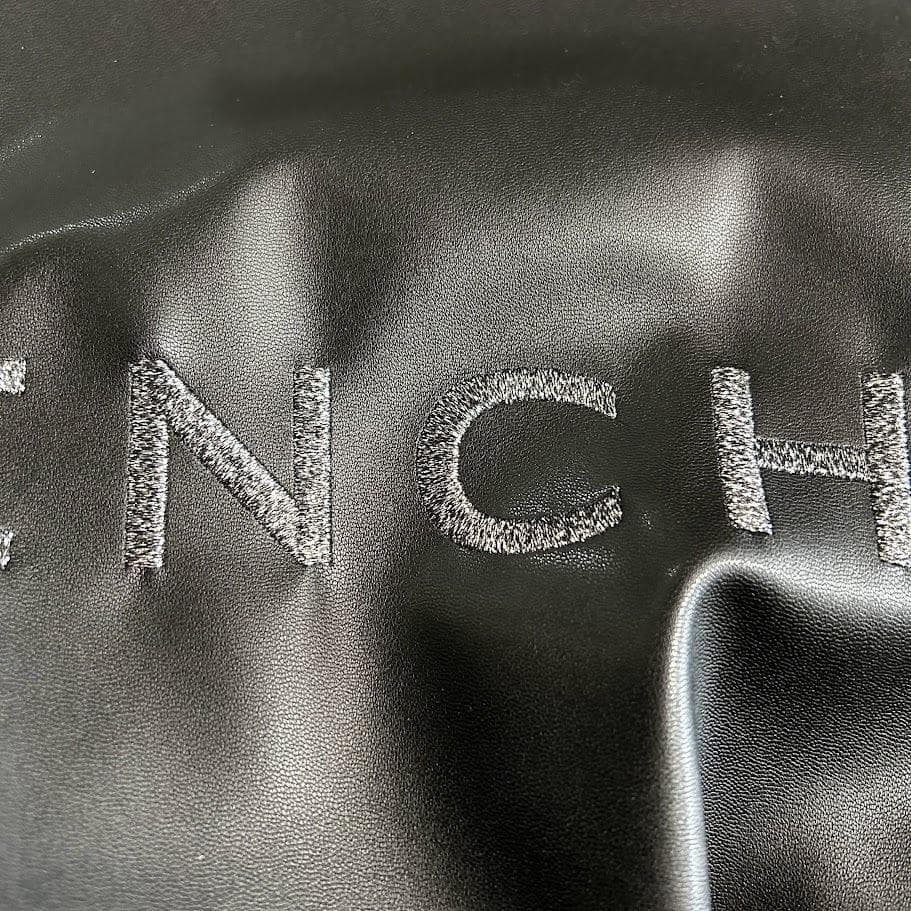 新品！GIVENCHYジバンシーロゴ刺しゅうフェイクレザージャケットS~M相当