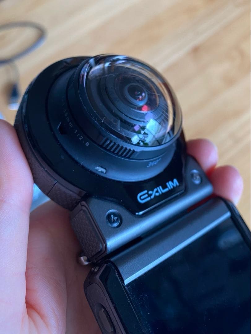 CASIO EXILIM EX-FR200 360度カメラ　専用自撮り棒付き