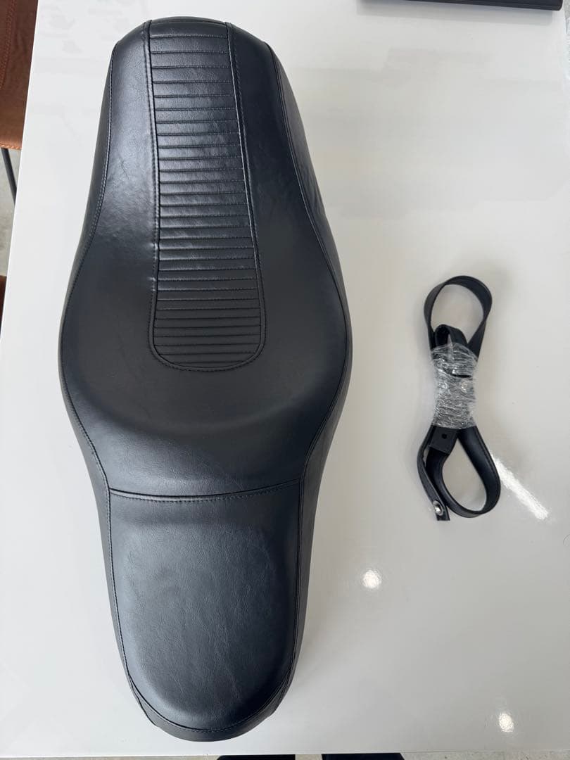 ハーレー　シート　純正　ダイナ　ローライダー FXDL