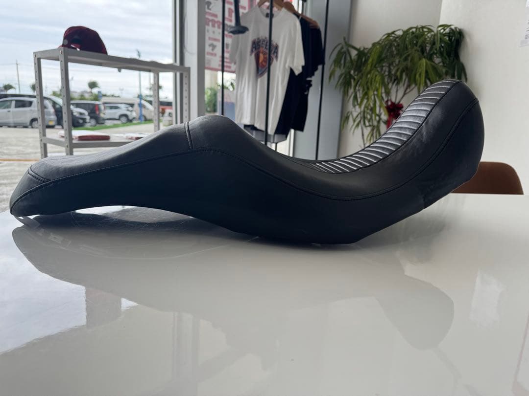 ハーレー　シート　純正　ダイナ　ローライダー FXDL
